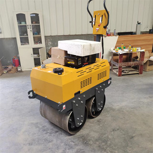 Rouleau vibratoire à double tambour, conception compacte pour la construction routière et le compactage des sols - Product Image 1
