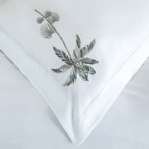 Meilleure vente ensemble de literie brodé motif solide ensembles de housse de couette antibactérienne perméable à l'air confortables pour hôtel - Product Image 2