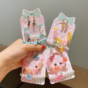 <span class=keywords><strong>สร้อย</strong></span><span class=keywords><strong>ข้อ</strong></span><span class=keywords><strong>มือ</strong></span>ลูกปัดรูปหัวใจสีสันสดใสสำหรับเด็ก พร้อมจี้รูปนางเงือกน่ารัก เหมาะสำหรับเด็กผู้หญิงและนักเรียน - Product Image 1