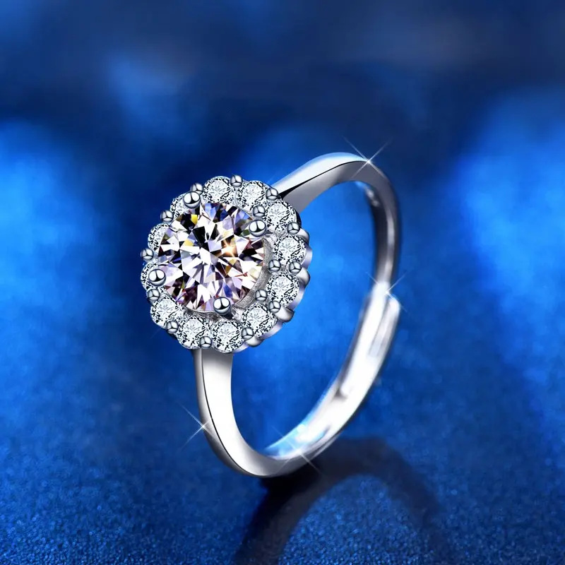 925 Sterling Silver Cincin Dapat Disesuaikan 1,0ct D Warna Twinkle Batu Moissanite Pertunangan Cincin Halo untuk Wanita