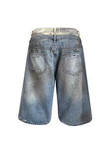Shorts en jean pour homme, style vintage Y2K, taille haute, délavé, déchiré, avec ceinture et boutons, coupe ample, été - Product Image 3