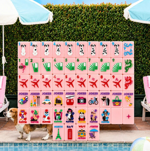 Ensemble de Mahjong Américain de Luxe Personnalisé X Gray Getaway Dogs, Tuiles de Mahjong Couleurs Rose Beverly Hills et Blanc - Product Image 1