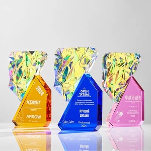 व्यक्तिगत इंद्रधनुष क्रिस्टल के आकार पुरस्कार ट्रॉफी कस्टम क्रिस्टल पुरस्कार ट्रॉफी, काले स्पष्ट एम्बर गुलाबी आधार MH-NJ0865 के साथ - Product Image 1