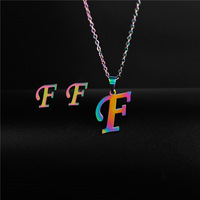 Ladies Simple 26 English Letter Necklace Set Trendy A-Z Letter Accessories Bijoux en acier inoxydable plaqué or