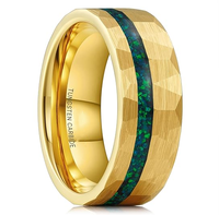 Bague en tungstène martelé avec incrustation d'opale 8 mm, finition PVD or 18 carats, style vintage, pour hommes et femmes, idéale comme alliance ou bague de promesse