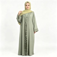Ensemble Abaya Vert Sauge pour Femme avec Bordure en Dentelle, Vêtement Modeste Ouvert sur le Devant, Tenue Musulmane Islamique Longueur Ras du Sol