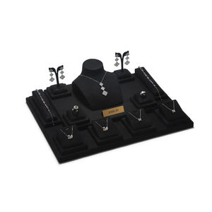 Expositor de Joyería de Microfibra Negra de Lujo Personalizado para Exhibición de Aretes, Anillos y Collares - Product Image 3