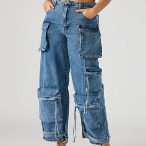 Pantalones Cargo Vaqueros Anchos de Algodón OEM Personalizados de Tiro Bajo para Mujer, Estilo Retro Streetwear Lavado, con Acabado Desgastado y Corte Acampanado - Product Image 1