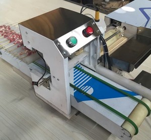 Professionale automatica <span class=keywords><strong>macchina</strong></span> <span class=keywords><strong>spiedo</strong></span>/pollo carne di pesce <span class=keywords><strong>spiedo</strong></span> griglia <span class=keywords><strong>macchina</strong></span>/automatico senza fumo Satay <span class=keywords><strong>spiedo</strong></span> - Product Image 2