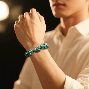 หยกธรรมชาติ หยกเขียวทรงเมล็ดถั่ว กำไลข้อมือ UNISEX ดีไซน์ดั้งเดิมแบบจีน ของขวัญพร้อมใบรับรองการประเมินคุณภาพ SL154 - Product Image 4