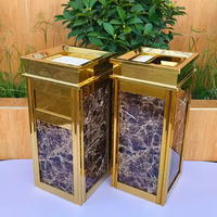 Poubelle en marbre pour le hall de l'hôtel avec conception de cendrier vertical en acier inoxydable et fonction de collecte des déchets d'écorces de fruits