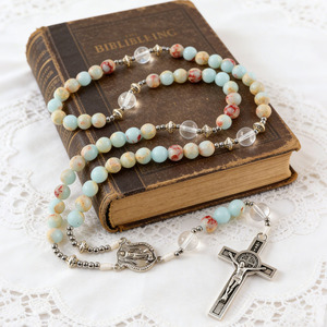 Collier Chapelet Catholique Vintage en Pierres Naturelles avec Crucifix Croix de Jésus Bijoux de Prière pour Femme Vente en Gros - Product Image 3