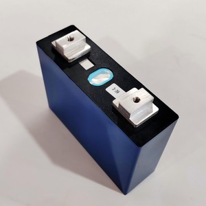 Cellule prismatique CALB L160F100 3.2V 100Ah pour stockage d'énergie, UPS, solaire, EV, batterie LiFePO4 - Product Image 4