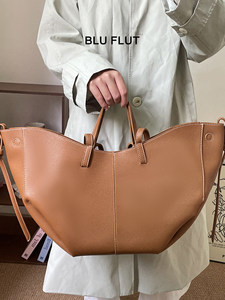 Nouveau Sac Fourre-tout Minimaliste 2026 Grande Capacité Sac à Main et Sac à Bandoulière Polyvalent en Forme d'Aile pour les Trajets Quotidien - Product Image 6