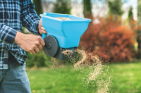 Épandeur de jardin manuel léger de 24 cm avec réglage du débit pour semences, engrais et sel – Vente en gros OEM