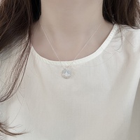 Collier en alliage de luxe coloré avec nœud perlé et coquillage, tendance, polyvalent, sophistiqué, chic, délicat, chaîne longueur ras-du-cou pour femme