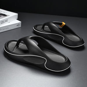 Ventes chaudes, tongs durables et légères, ergonomiques, confortables, antidérapantes, résistantes aux odeurs, à semelle épaisse, tongs pour hommes - Product Image 1