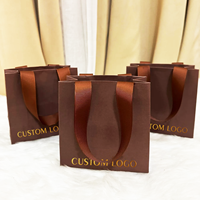 Poignée de ruban personnalisée, bijoux de luxe, cosmétique, cadeau, emballage pour vêtements, sac en papier d'art 250 Gsm pour vêtements