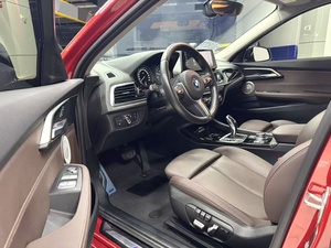 <span class=keywords><strong>BMW</strong></span> <span class=keywords><strong>Serie</strong></span> <span class=keywords><strong>1</strong></span> Sedán de <span class=keywords><strong>Segunda</strong></span> <span class=keywords><strong>Mano</strong></span>, Modelo <span class=keywords><strong>2022</strong></span>, en Venta Motor Turboalimentado Automático, Cámara de Visión Trasera, Asientos de Cuero, Faros LED - Product Image 5