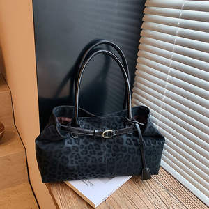 Sacs à main pour femmes à la mode et tendance, sacs à bandoulière pour jeunes femmes - Product Image 6