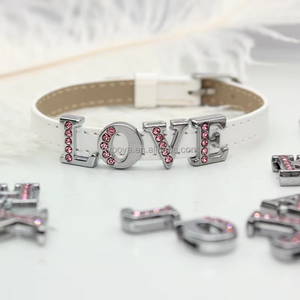 8mm di colore rosa metà strass lettere Charms alfabeto <span class=keywords><strong>A-Z</strong></span> per bracciale colletto per animali domestici portachiavi donna uomo fai da te creazione di gioielli - Product Image 3