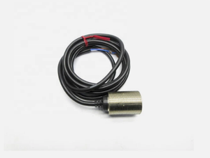 เซ็นเซอร์ตรวจจับระยะใกล้แบบเหนี่ยวนำชนิดมีฉนวน EV-130M 12-24VDC สำหรับระบบอัตโนมัติในโรงงานและการตรวจจับโลหะ - Product Image 2