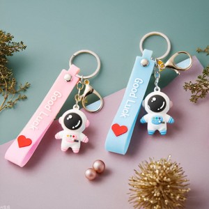 Creative Cartoon Astronaut Keychain Epoxy Resin Portable Charm Car Bag Keychain - Product Image 1