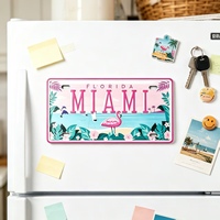 Aimant de réfrigérateur style plaque d'immatriculation de Miami Beach, Floride, décor souvenir de voyage tropical flamant rose