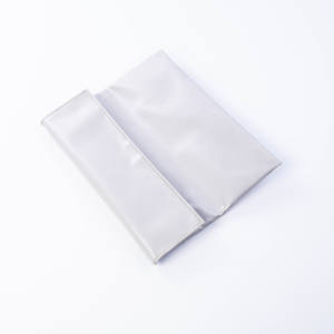 Bolsa de Maquillaje Portátil Personalizada de Color Gris, Ligera, Estilo Japonés, Impermeable, de PVC Adhesivo, con Cremallera y Malla - Product Image 4