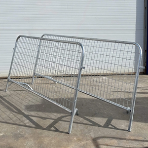 Clôture inclinée galvanisée 2x1 mètre, clôture anti-renversement, clôture en treillis métallique incliné, clôture en tuyaux d'acier, barrière <span class=keywords><strong>de</strong></span> contrôle des foules - Product Image 6