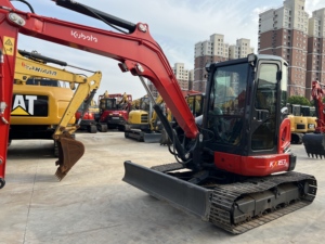 En stock : Excavatrice Kubota KX163 d'occasion, peinture d'origine japonaise, pas de fuite d'huile dans le système hydraulique, compatible avec marteau et grappin. - Product Image 1