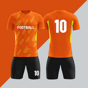 2025 अपनी खुद की फुटबॉल वर्दी कस्टम प्रिंटिंग टीम नाम नंबर रेट्रो फुटबॉल जर्सी शर्ट गर्मियों की ओएम सेवा - Product Image 4