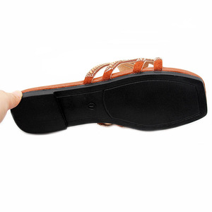 Sandales et pantoufles d'été légères et respirantes pour femmes, style rétro, ornées de strass, de haute qualité, à la mode, vente en gros - Product Image 6