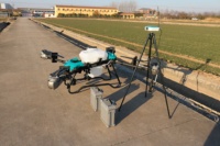 Drone agricole de pulvérisation adapté aux champs et aux vergers