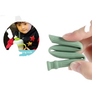 หลอดซิลิโคนแบบพับได้พร้อมแปรงทำความสะอาดอุปกรณ์สำหรับเครื่องดื่มใช้ซ้ำได้ - Product Image 2