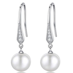 Pendientes clásicos chapados en oro blanco de plata 925 con perlas Akoya para mujer, joyería de boda, perlas cultivadas AAA con forma de bola - Product Image 1
