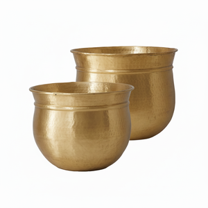 Maceta de metal con intrincado diseño cutwork perfecto para regalar o decorar interiores de casas de lujo modernas - Product Image 1