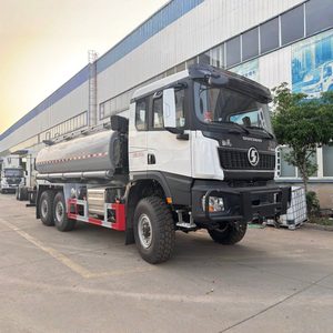 Camion-citerne à carburant tout-terrain SHACMAN 6x6 15000L, citerne à diesel avec pompe pour applications minières - Product Image 2