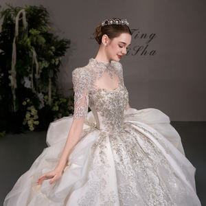 GT165 Vestido de Novia de Lujo Moderno con Manga Larga, Apliques de Cuentas y Lentejuelas, Estilo Princesa, Cola Capilla, Largo hasta el Suelo, Personalizable - Product Image 3