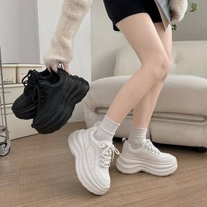 Venta caliente de fábrica Color sólido Simple suela gruesa zapatos de papá aumento de altura zapatos deportivos de mujer con cordones - Product Image 2