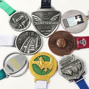 Medalla de Fútbol Personalizada de Alta Calidad, Chapada en Cobre y Oro, Medallas Deportivas 3D para Carreras - Product Image 4