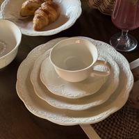 Assiette en céramique vintage de style français, dentelle florale en relief, vaisselle en porcelaine blanche embossée
