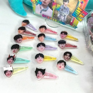 Pasadores de Pelo Acrílicos Personalizados con Lindos Diseños Impresos en UV Coloridos y Logotipo Personalizado para Fiestas de Cumpleaños de Fans del Kpop - Product Image 5