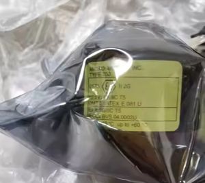 جهاز قياس المستوى إيمرسون موديل 800/700 نوع روز-ماونت مع معالج محسن ودقة +/-0.5% مصنوع من البلاستيك ABS - Product Image 2