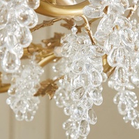 Lustre en cristal de style français léger et luxueux en forme de grappe pour salon, salle à manger, chambre à coucher
