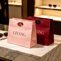 Sacs Cadeaux Personnalisés en Papier Kraft à Vendre à Chaud, avec Logo Gaufré, Poignée Découpée au Cercle, Format A4, Écologiques, Recyclés, pour Boutiques et Vente au Détail