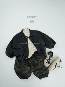 D3272 Versión coreana Ropa de primavera y otoño para niños, overoles de camuflaje, pantalones estilo rufián americano para hombres y mujeres - Product Image 4