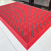 Tapis de grattoir à boue antidérapant tapis imperméable en plastique tapis de sol à emboîtement extérieur pour hôtels et centres commerciaux
