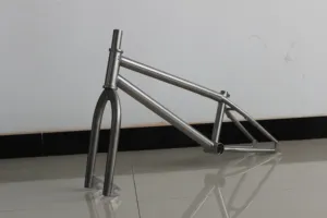 Cuadro de Bicicleta BMX GETWICK Premium de Titanio de 26 Pulgadas, Ligero y Resistente para Deportes Extremos, Ciclismo Freestyle y Acrobacias - Product Image 3