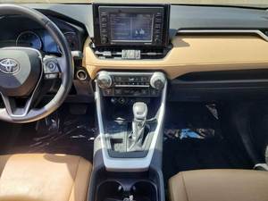 Toyota RAV 4 Hybrid XSE SUV d'occasion fiable - Product Image 5